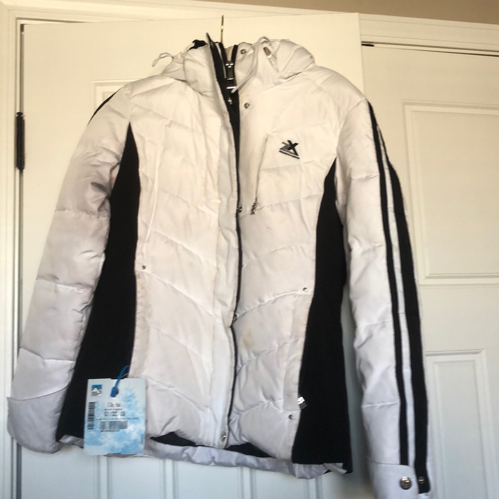 Zero Xposure white and black ski jacket.